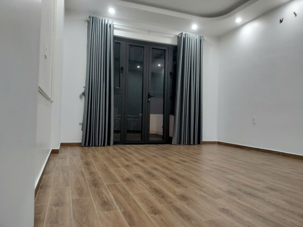 BÁN NHÀ 4,5 TẦNG HẢI AN – GẦN CHỢ NGÃ 6 CÁT BI – THANG MÁY – NGÕ Ô TÔ TRÁNH – GIÁ 7,3 TỶ 15982484