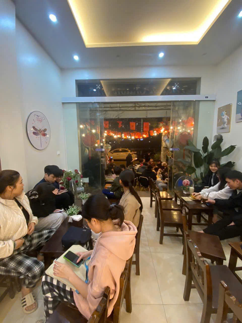 SANG NHƯỢNG QUÁN CAFE VIEW HỒ HẠ ĐÌNH – THANH XUÂN  Quán nằm vị trí đắc địa, mặt đường to, đông 15982517