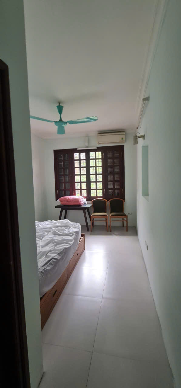 Cho thuê nhà ngõ 202 Trịnh Đình Cửu, 38m2 x 5 tầng, 3 phòng ngủ, 12,5 triệu 15982597