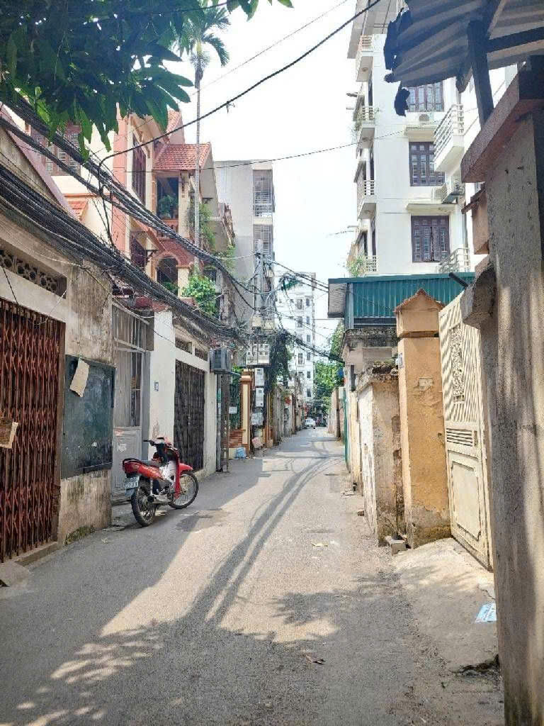 Bán đất Hồ Tùng Mậu, đẹp nhất phố, 92m2, MT4m, ô tô 16 chỗ vào nhà, giá 23 tỷ 15982620