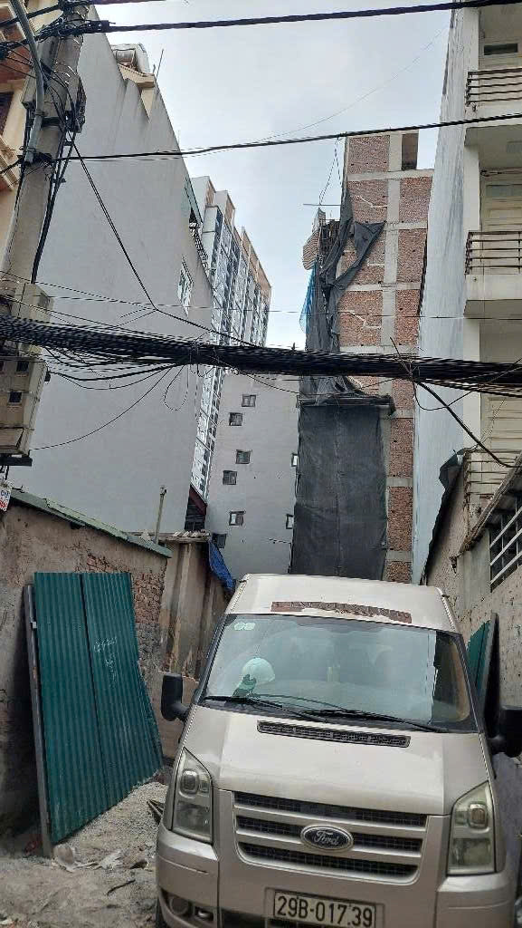 Bán đất Hồ Tùng Mậu, đẹp nhất phố, 92m2, MT4m, ô tô 16 chỗ vào nhà, giá 23 tỷ 15982620