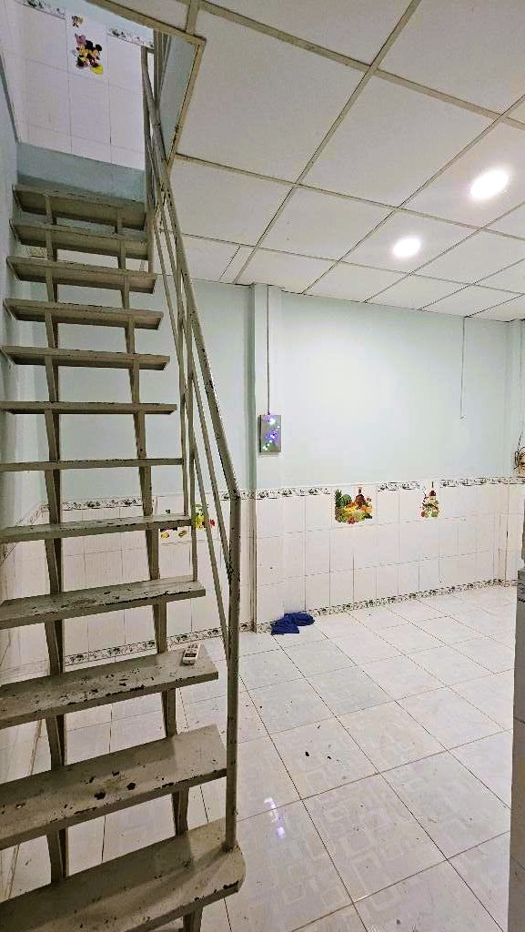 NHÀ 2 TẦNG NGUYỄN TRỌNG TUYỂN, GIÁP PHÚ NHUẬN, NHỈNH 1 TỶ SHR
 15982634