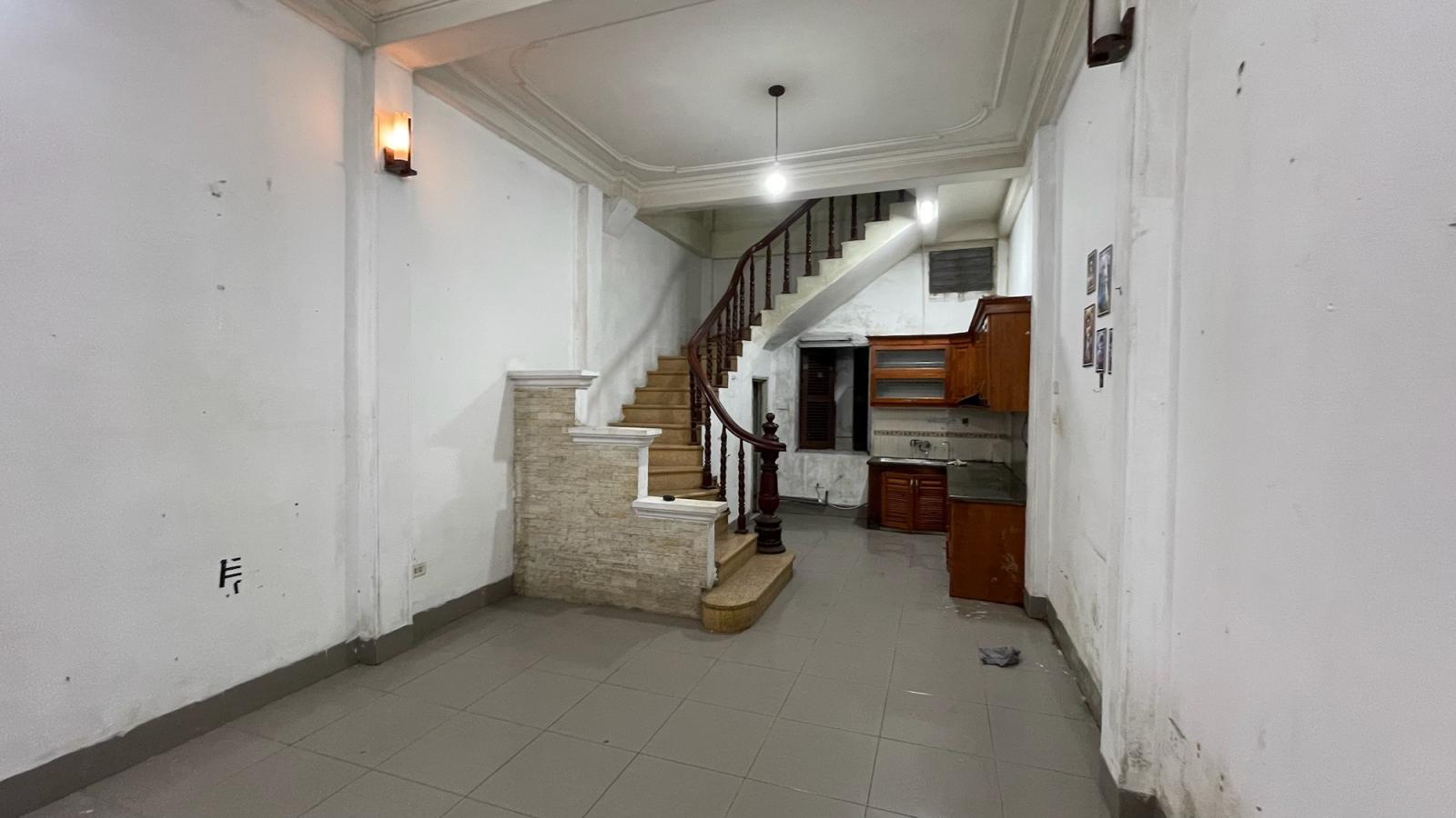 Bán Nhà  Mạc Thị Bưởi 31/37m2. 4 tầng. mặt tiền 3.8m. giá 9.8 Tỷ Hai Bà Trưng Hà Nội 15982641