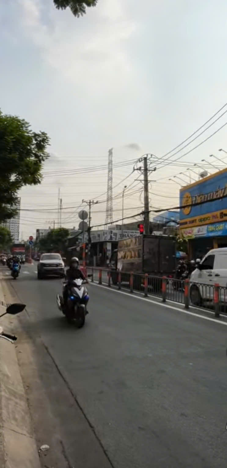 MẶT TIỀN DƯƠNG THỊ MƯỜI – NGANG 8M – XÂY HẦM 8 TẦNG – DÒNG TIỀN 40TR 15982697