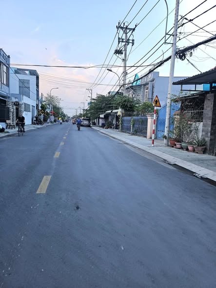 Bán nhà mặt tiền 8,4x68m giá 20 tỷ Đường Bùi Thị Lùng 15982700