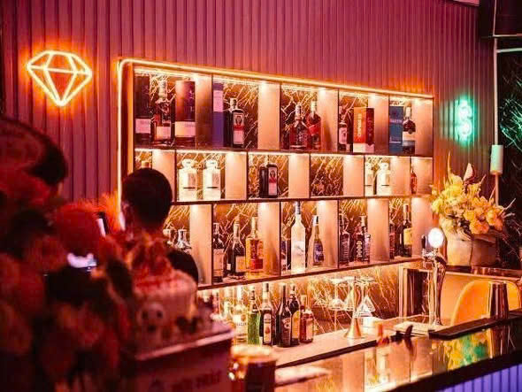 SANG NHƯỢNG QUÁN BAR GOLD LOUNGE PHÚ MỸ HƯNG TP.HCM 15982717