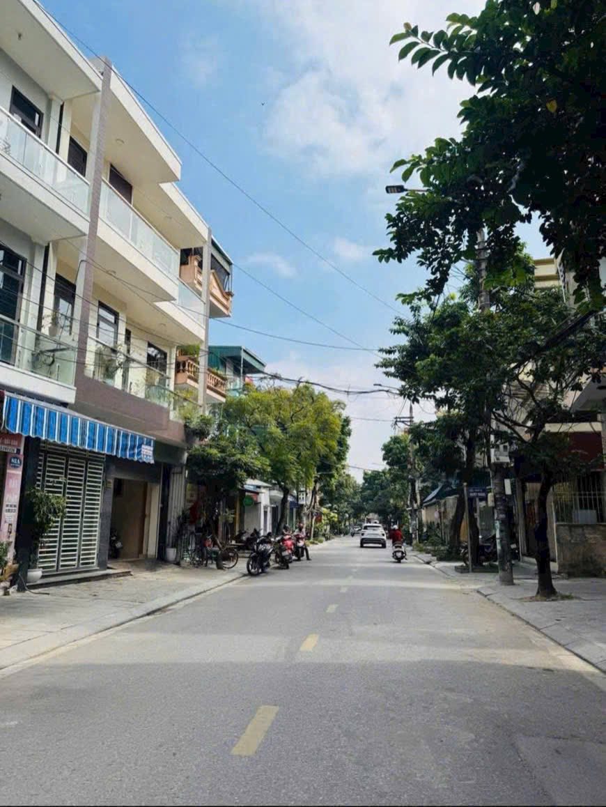 Bán căn nhà mặt phố Quyết Thắng, ph Bình Hàn, TP HD, 72m2, mt 4.25m, 2 tầng, KD, chỉ 4.x tỷ 15982725