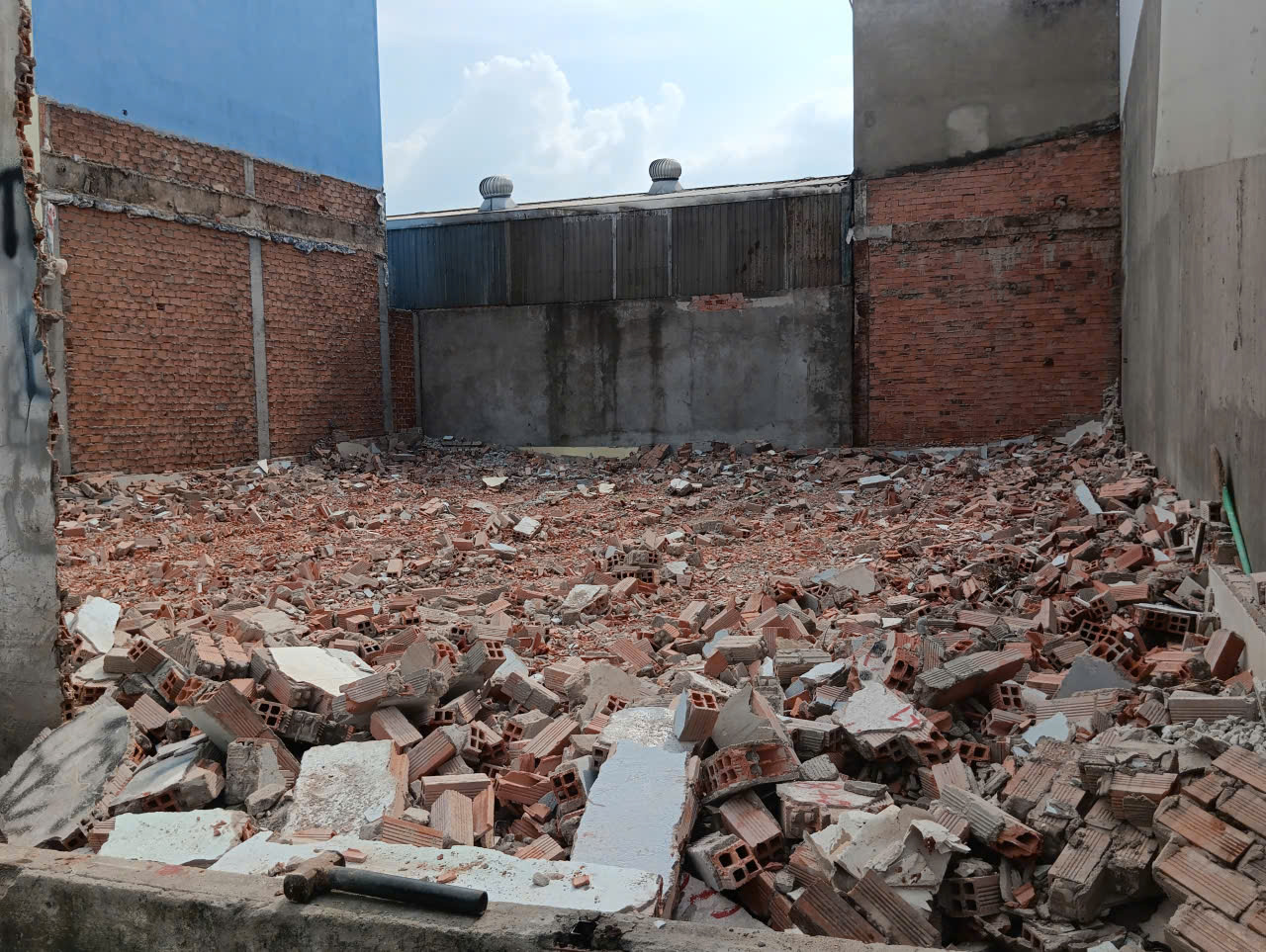 ĐẤT SÁT CHỢ ĐẦU MỐI NGUYỄN THỊ SÓC HẺM NHỰA 8M – 183,5M² FULL THỔ – CHỈ 7,9T 15982734