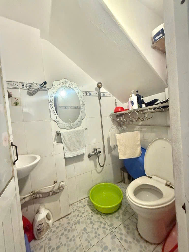 HÀNG HIẾM :Chỉ 3,8Tỷ Có Nhà HXH-2 Tầngh-Sổ Riêng-Gần Chợ-An Cư Lâu Dài Quận 9 15982752