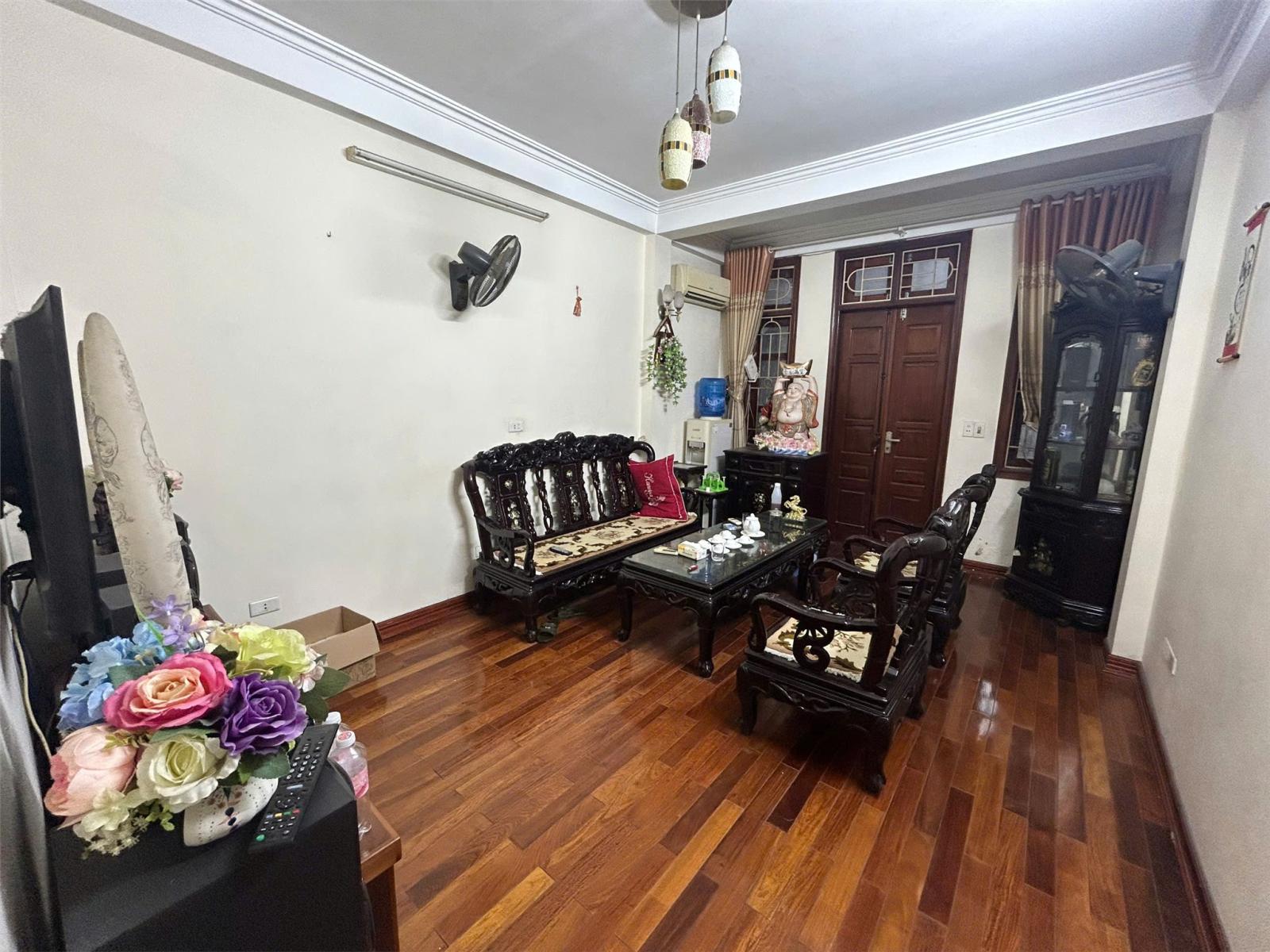 Chính chủ bán nhà ngõ Chợ Nhà Xanh - Phố Phan Văn Trường, chính chủ uy tín, 17 tỷ có thương lượng. 15982797