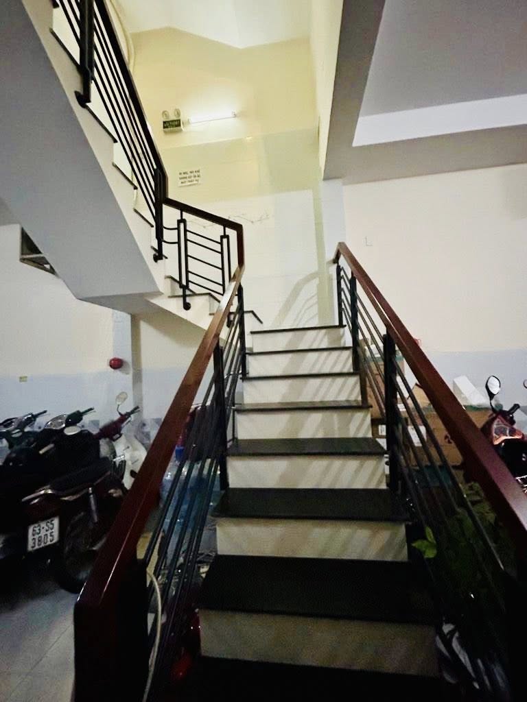 Giáp Đầm Sen - CHDV 25 phòng 1 trệt 4 lầu 112m2 HXH 8m dòng tiền 80tr Chỉ 15 TL 15982810