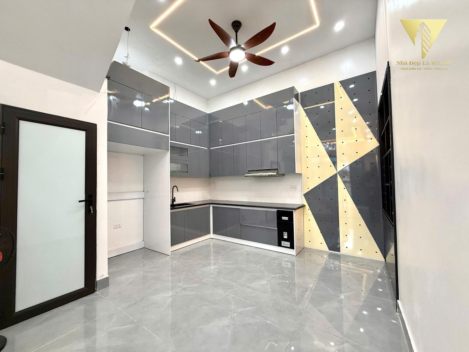 BÁN NHÀ 4 TẦNG SAU NGUYỄN HỮU TUỆ – NGÔ QUYỀN – Ô TÔ ĐỖ SÁT CỬA – GIÁ 3,85 TỶ 15982815