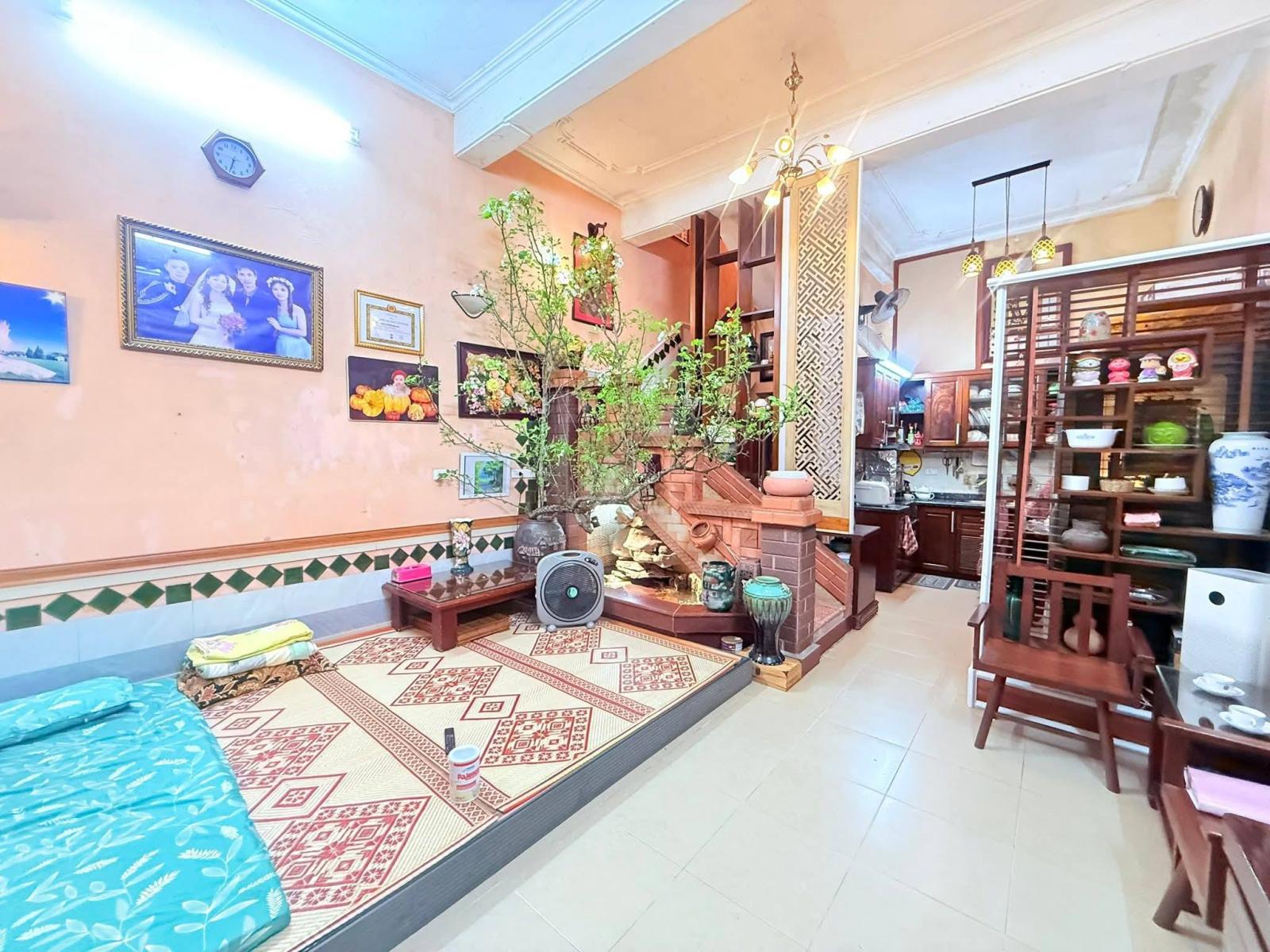 Bán nhà đẹp mặt ngõ phố La Thành 40m2 5tầng mặt tiền 5.2m 9.8 tỷ Ba Đình 15982927