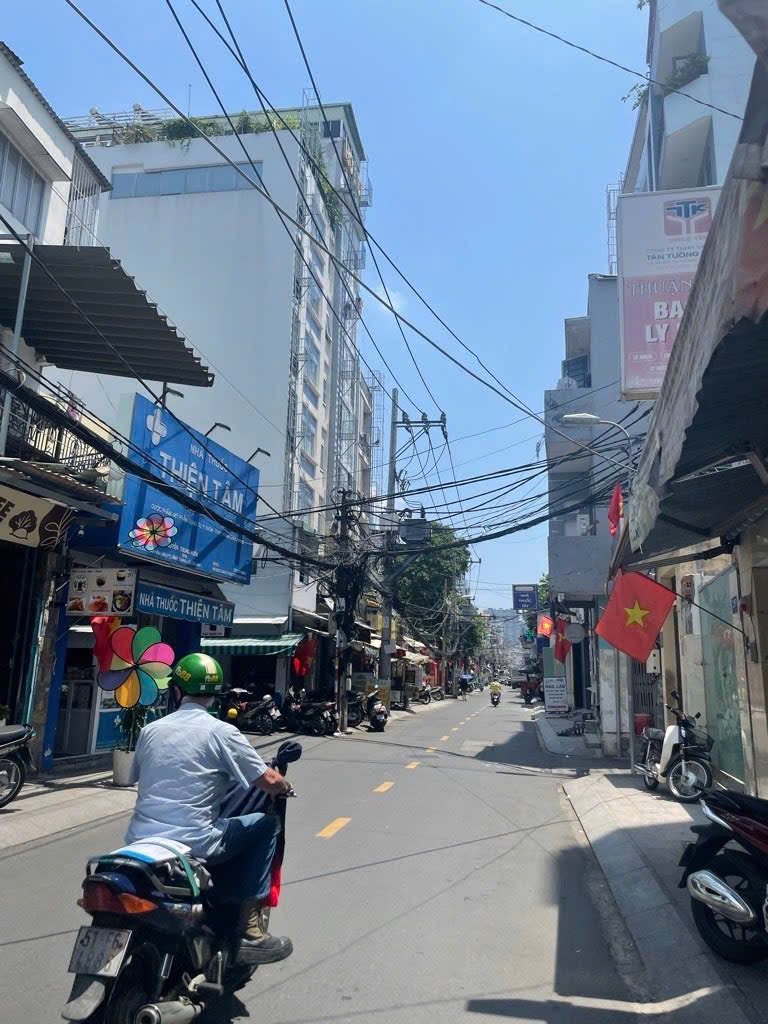 HẺM 2 🚘 TRÁNH KINH DOANH SẦM UẤT SÁT BÊN EMART - ĐỐI DIỆN BÙI QUANG LÀ THÔNG SỐ CHUẨN Phan Huy Ích  15983019