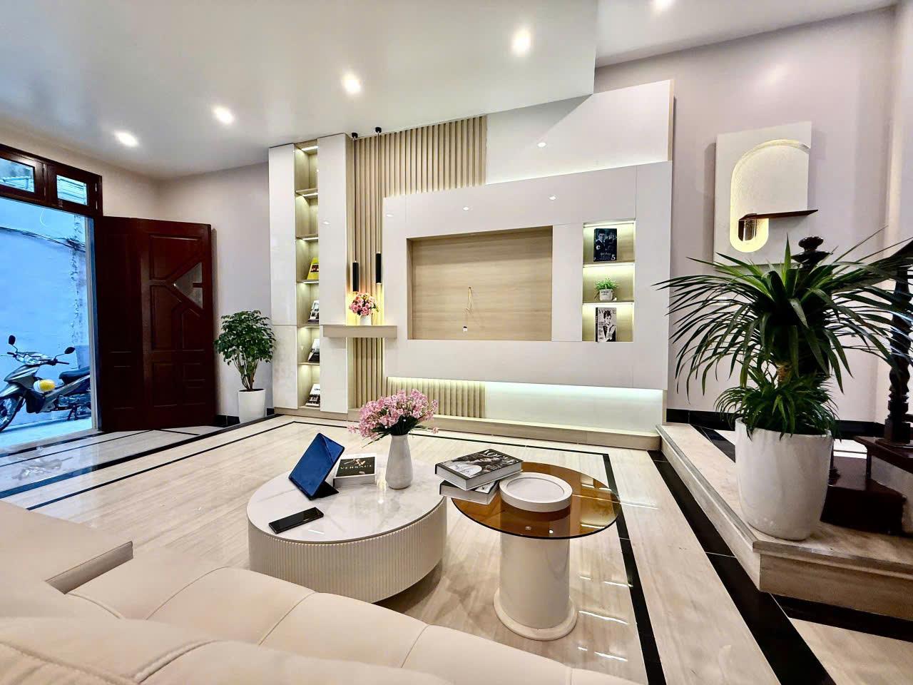 SỞ HỮU NGAY NHÀ ĐẸP - GIÁ TỐT - Vị Trí Đắc Địa Tại Ngõ 254 Minh Khai, Hoàng Mai, Hà Nội 15983027