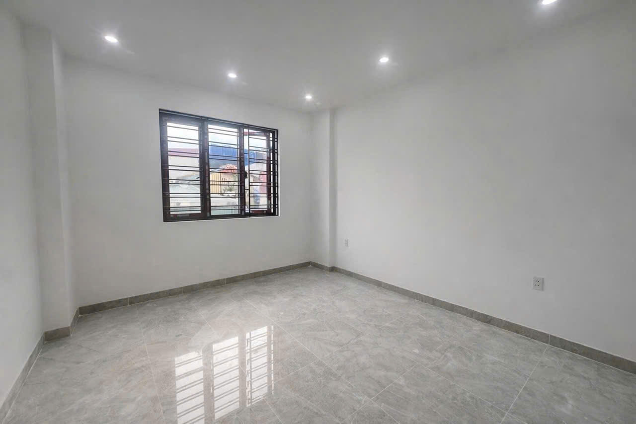 nhà xây mới mặt ngõ 3xx miếu 2 xã - lê chân 15983068