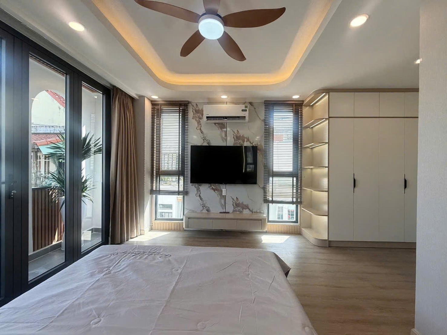 Căn góc 5 tầng giáp Q1, hẻm ô tô Điện Biên Phủ, 3PN nội thất mới chỉ 7.5ty thương lượng 15983086