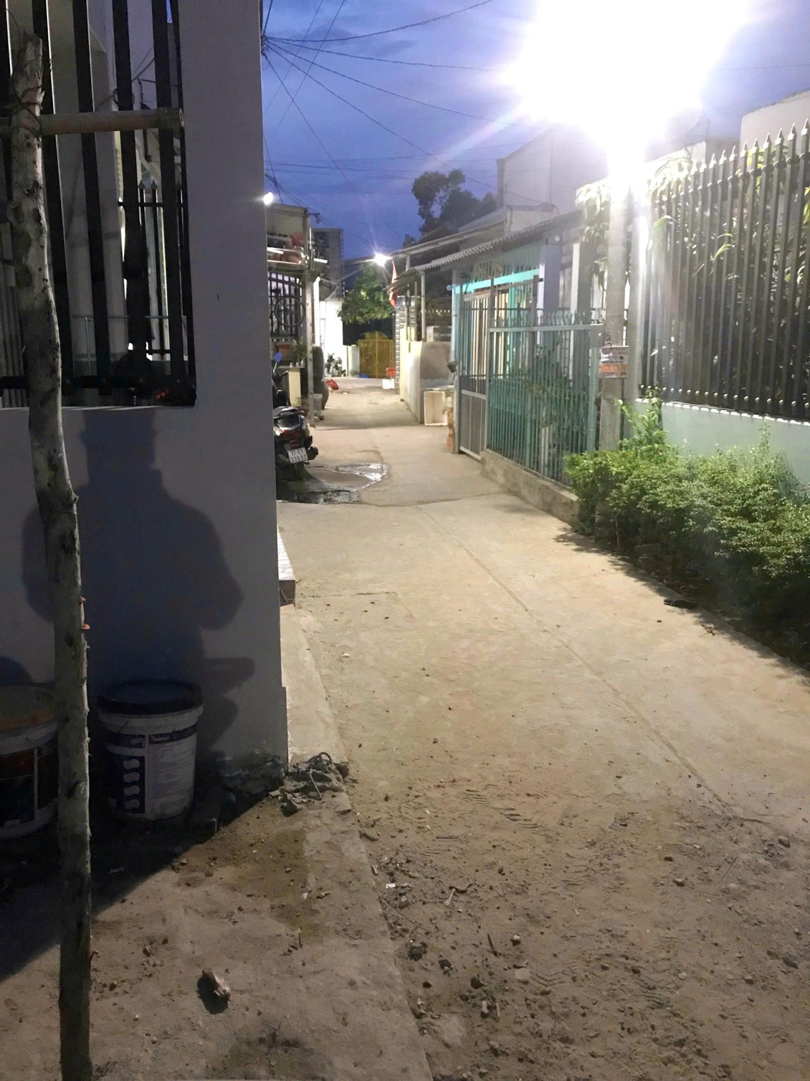 CẦN BÁN 55M2 ĐẤT THỔ CƯ HẺM BA GÁC TÂN TÚC 15983091