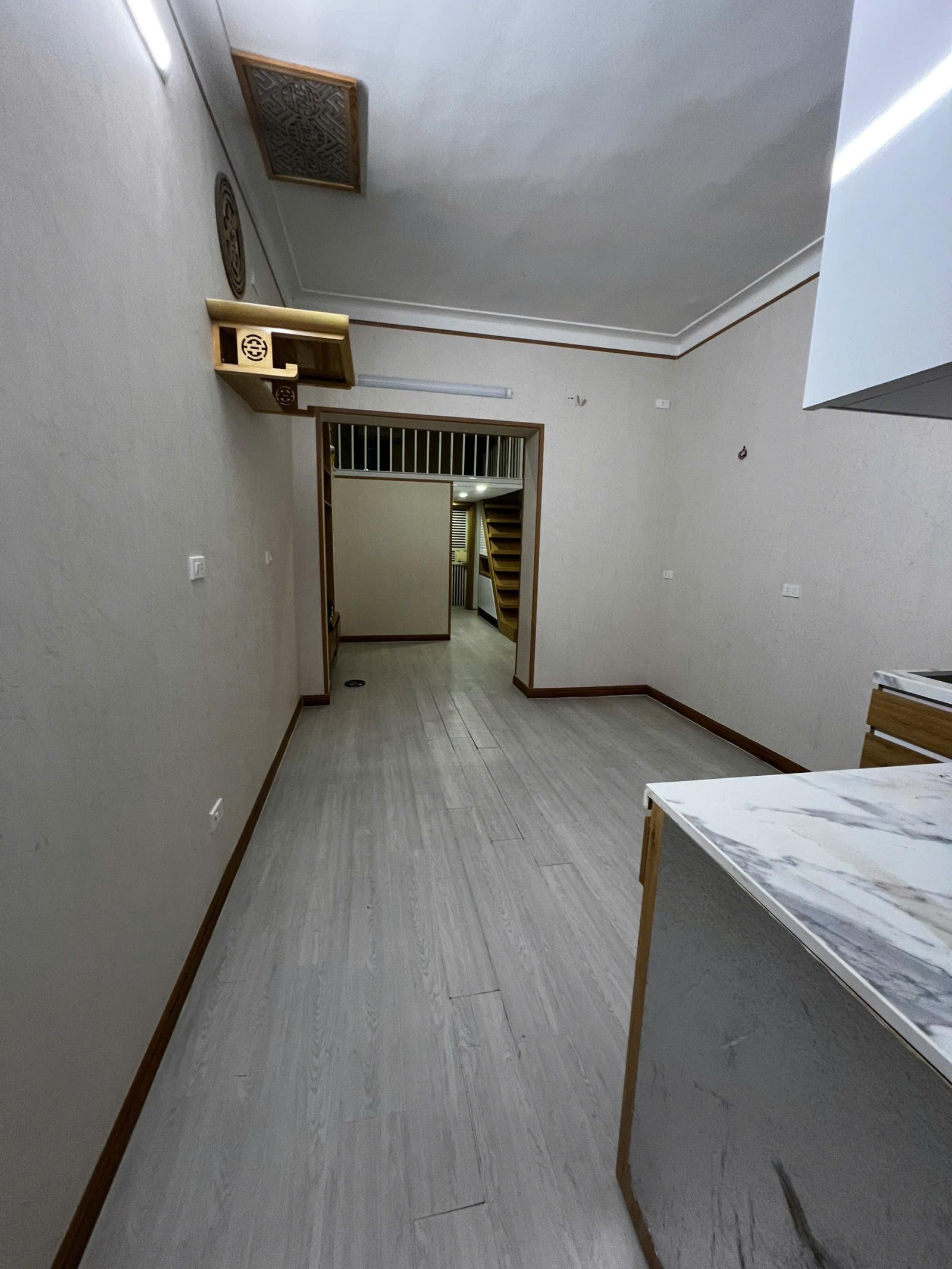 NHÀ TẬP THỂ ĐẸP - GIÁ TỐT - Vị Trí Đắc Địa Tại 107 Lò Đúc, Quận Hai Bà Trưng, TPHN 15983145