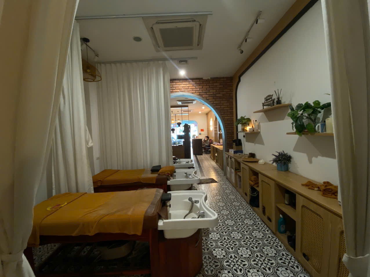 Phố VIP, bán nhà mặt phố Đào Tấn, vỉa hè kinh doanh, 40m, chỉ 24 tỷ 15983175