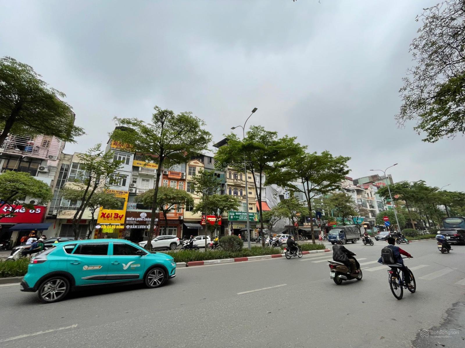 Phố VIP, bán nhà mặt phố Đào Tấn, vỉa hè kinh doanh, 40m, chỉ 24 tỷ 15983175