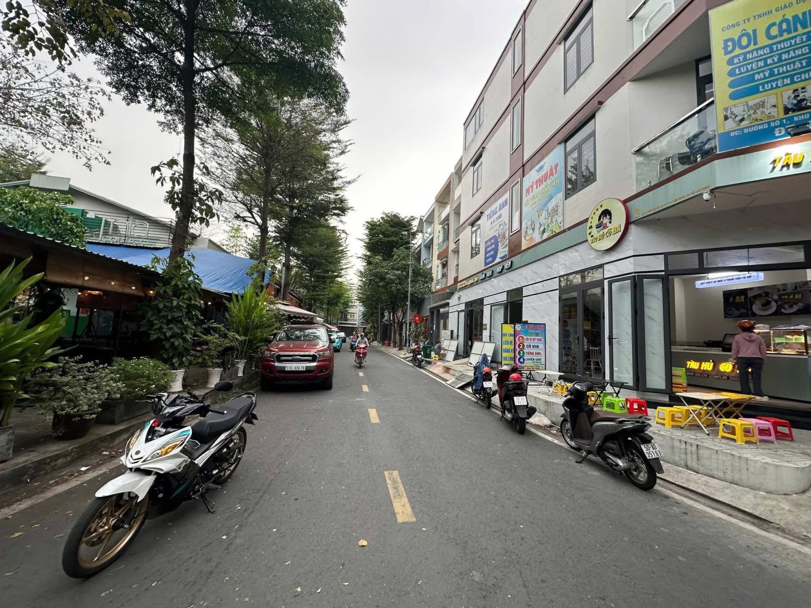 SIÊU PHẨM 5x18 - 1 hầm, 4 tầng - KINH DOANH ĐA NGÀNH NGHỀ gần Vạn Phúc City 15983184