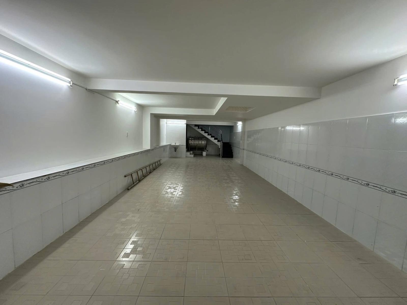 SIÊU PHẨM 5x18 - 1 hầm, 4 tầng - KINH DOANH ĐA NGÀNH NGHỀ gần Vạn Phúc City 15983184