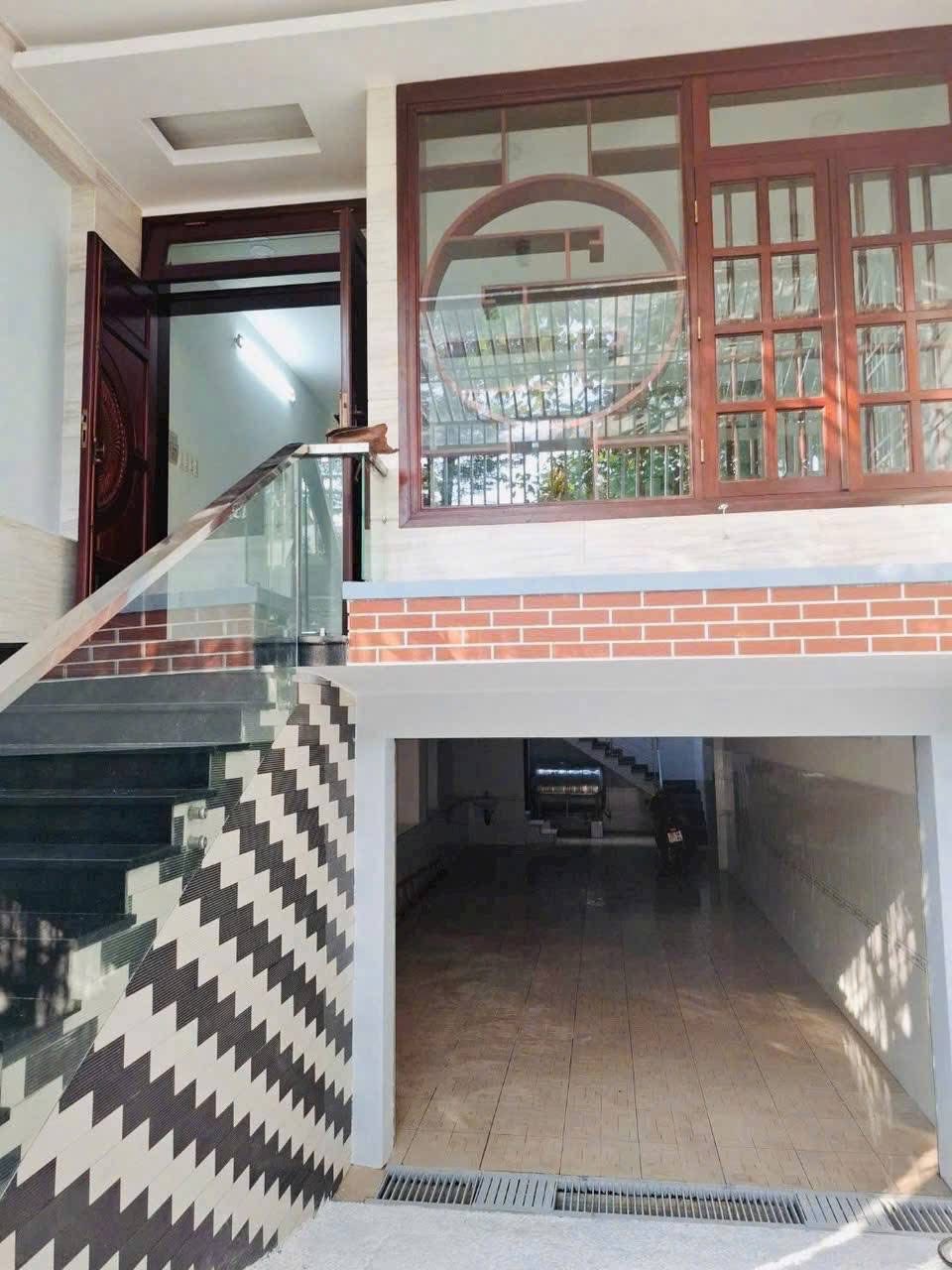 SIÊU PHẨM 5x18 - 1 hầm, 4 tầng - KINH DOANH ĐA NGÀNH NGHỀ gần Vạn Phúc City 15983184
