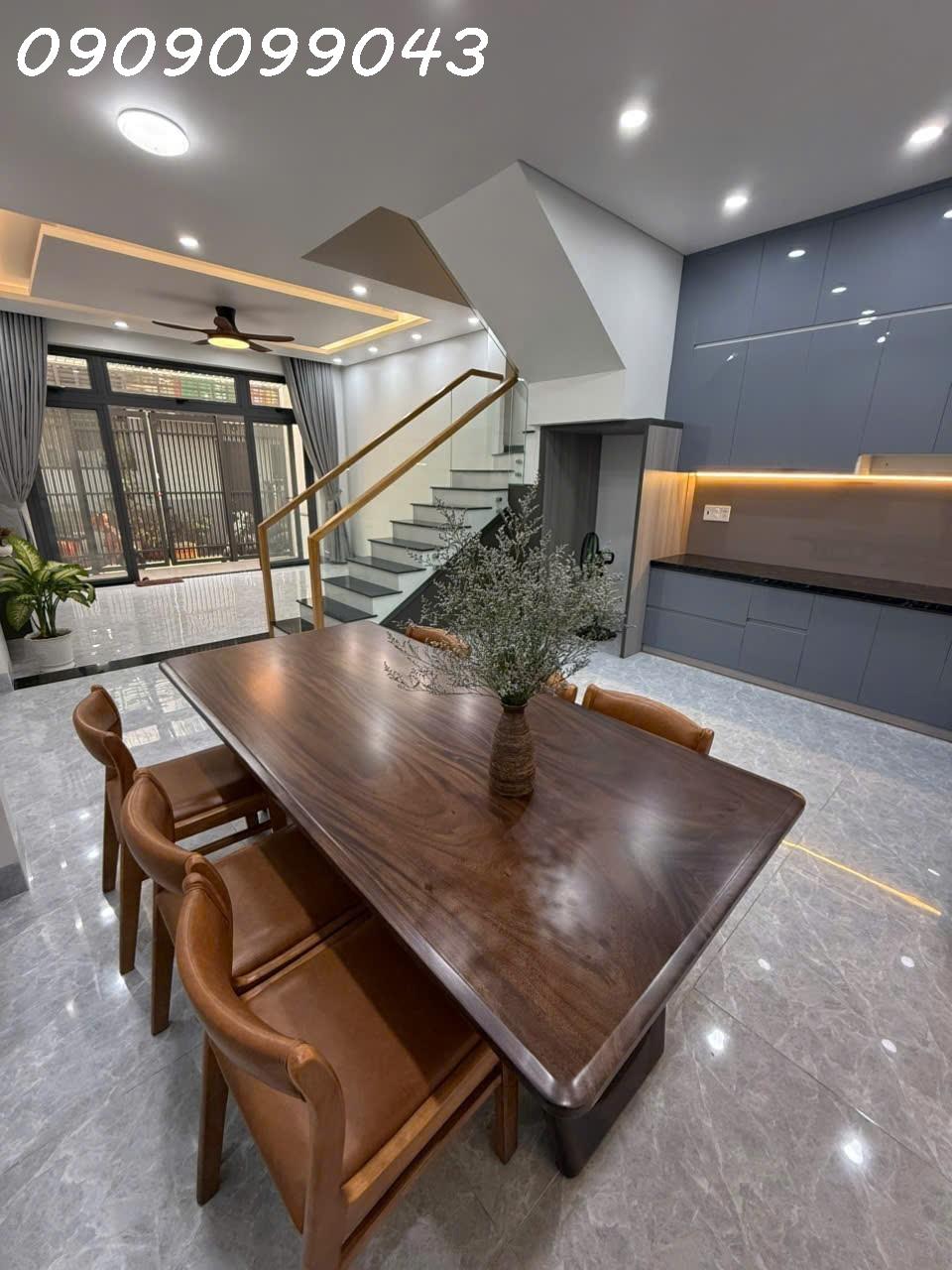 NHÀ HẺM 3M THÔNG BÀN CỜ NGUYỄN VĂN QUÁ.
PHƯỜNG ĐÔNG HƯNG THUẬN, QUẬN 12 15983185