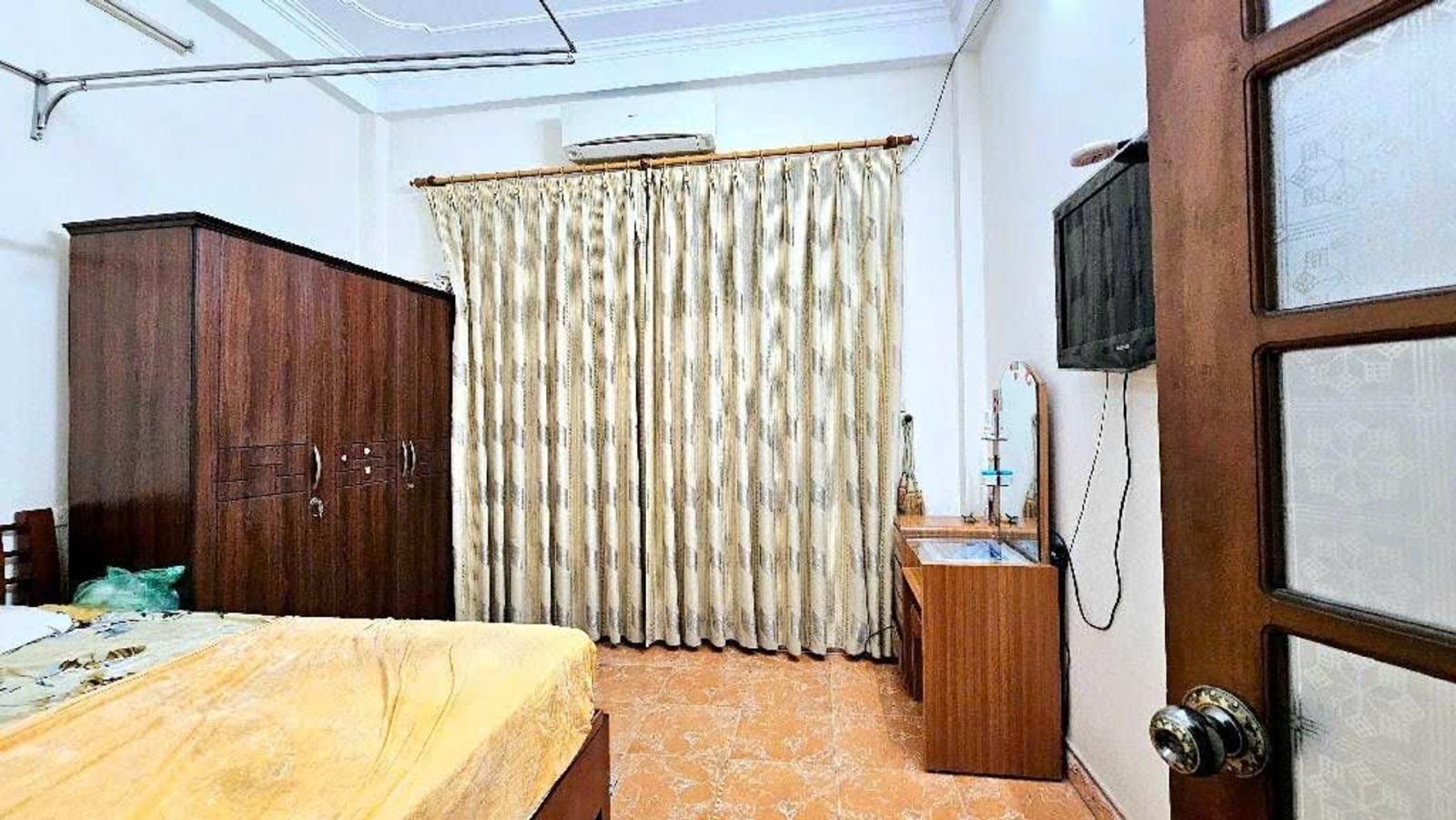 🔥 NHÀ ĐẸP ĐẠI KIM – NGÕ THÔNG – GẦN Ô TÔ TRÁNH – Ở NGAY CỰC SƯỚNG 🔥
🏡 41m² – 4 tầng – mặt tiền 4m – giá 11.5 tỷ
 15983236