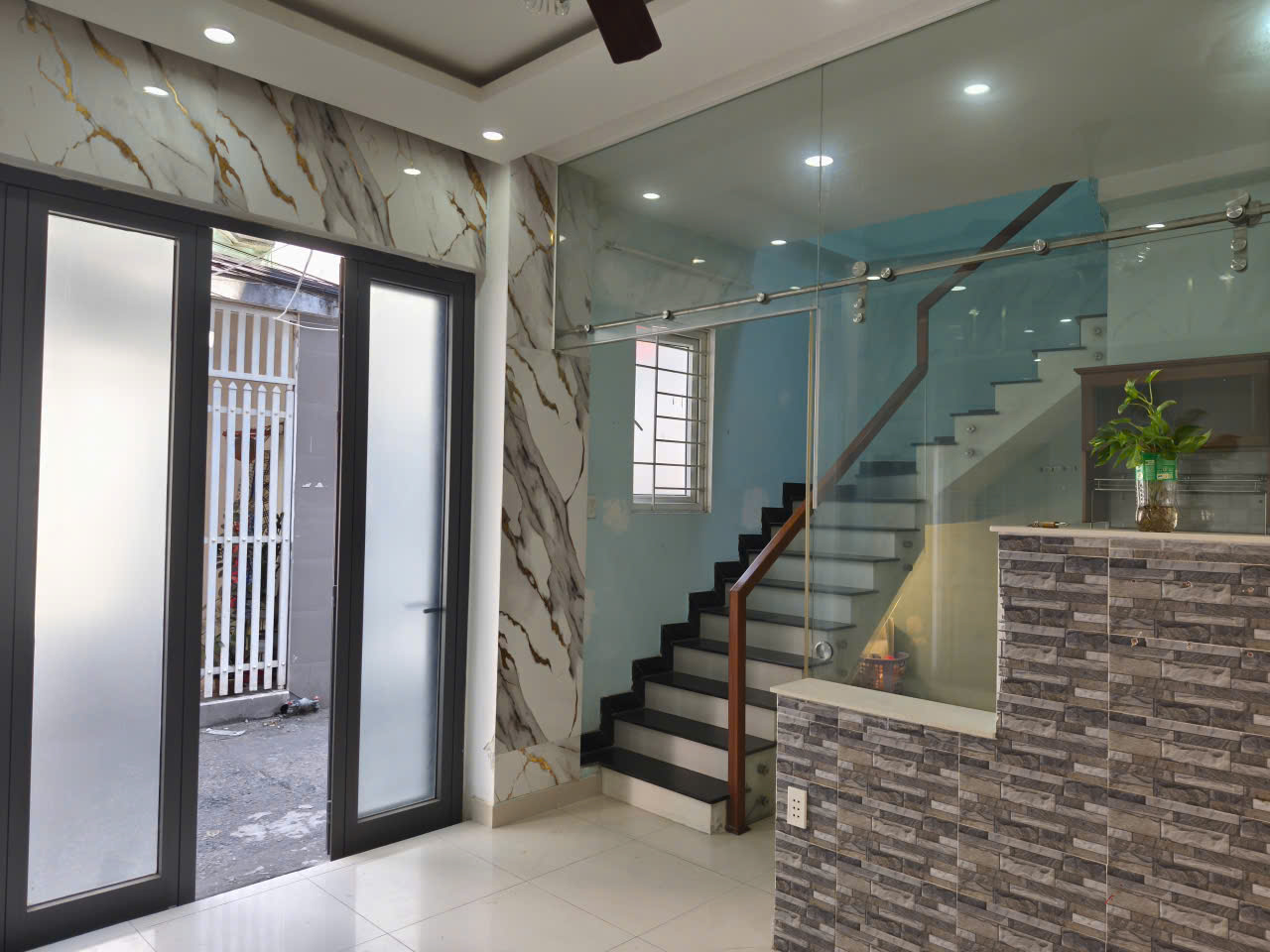 ► Kiệt thẳng thông Lê Đình Lý Ô tô đến cửa, 40.5m2, 2 mê đúc, đi bộ ra Trường Học C1, C2, Chợ, 3.xx 15983287