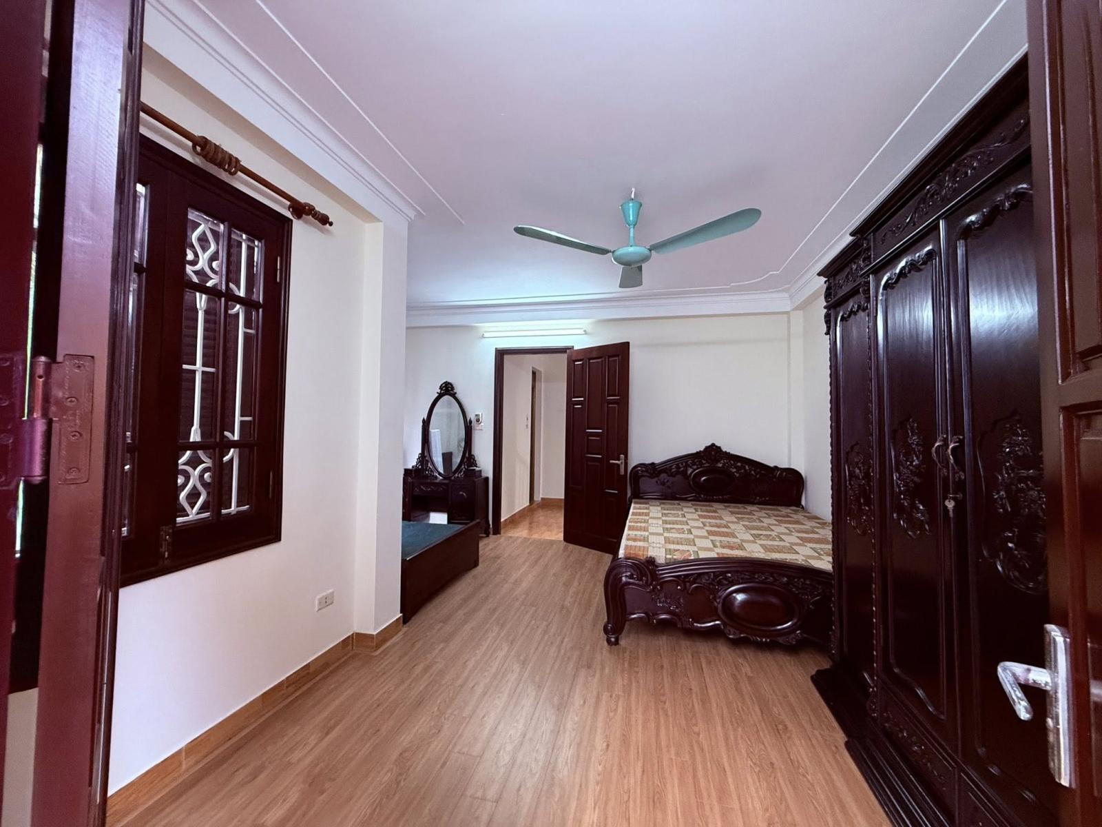 TRUNG TÂM BA ĐÌNH PHỐ NGỌC KHÁNH 41M 5T  GIÁ 9,8  TỶ  NGẦN PHỐ -FULL NỘI THẤT 15983349