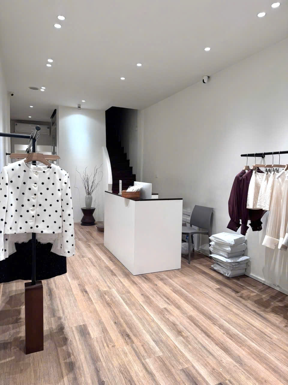 CHO THUÊ NHÀ MẶT PHỐ HUẾ – VỊ TRÍ KINH DOANH ĐẮC ĐỊA NGAY ĐỐI DIỆN CHỢ HÔM 15983350