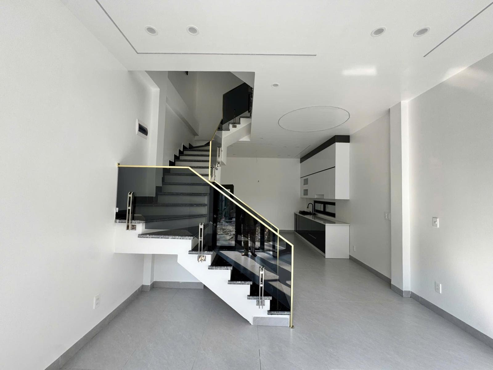 Cần Bán căn nhà phố Lê_Lai Ngô Quyền xây mới tinh  phong cách Hiện đại Sang Trọng - Đẳng cấp 15983353