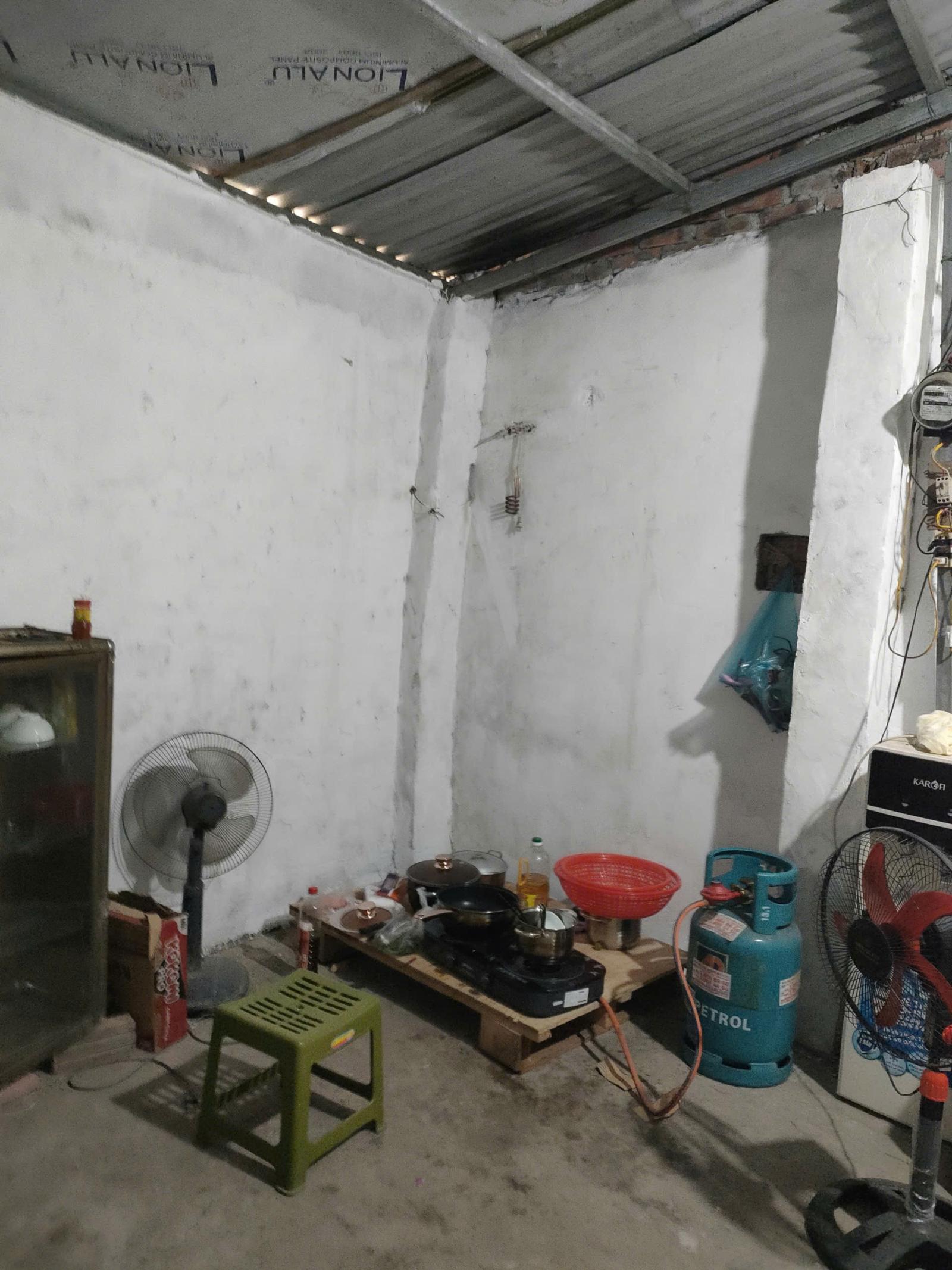 Bán gấp giá rẻ Giải Phóng 63m, cấp 4, mặt tiền 4m, 950 triệu Hoàng Mai. 15983361