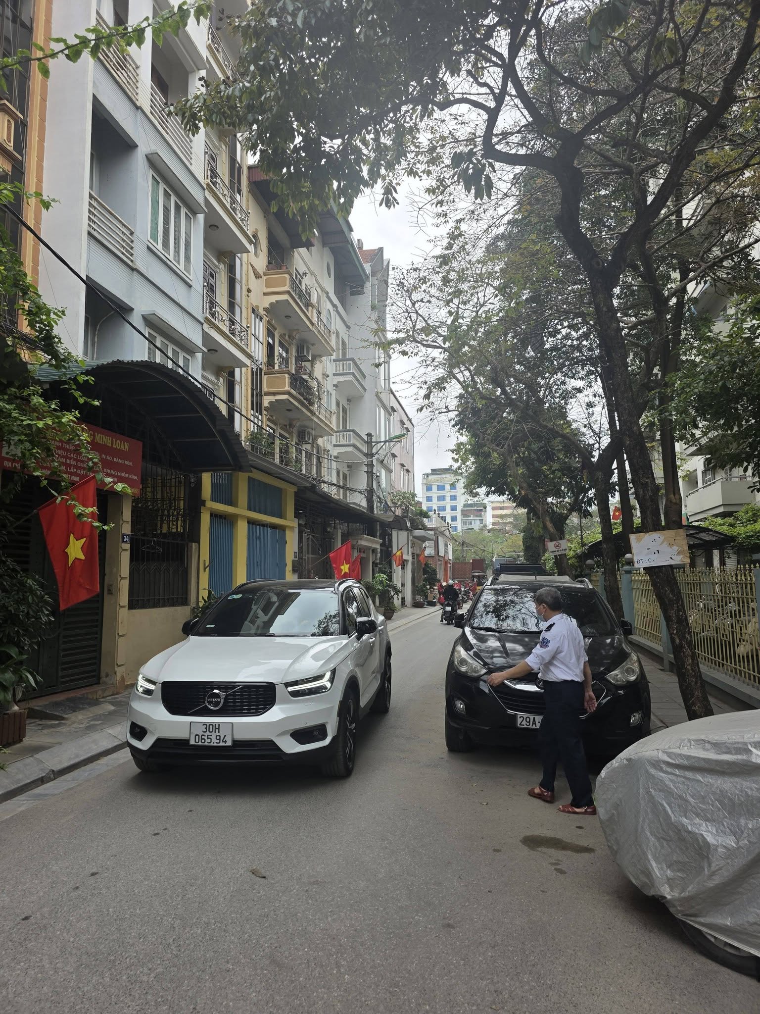 NHÀ PHỐ, ĐÔNG QUAN, CẦU GIẤY-VỈA HÈ-KD-Ô TÔ: 57M X5T, MT 5M, GIÁ 25,9 TỶ. 15983364