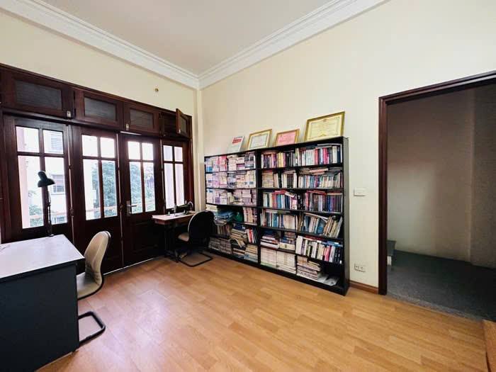 NHÀ PHỐ, ĐÔNG QUAN, CẦU GIẤY-VỈA HÈ-KD-Ô TÔ: 57M X5T, MT 5M, GIÁ 25,9 TỶ. 15983364