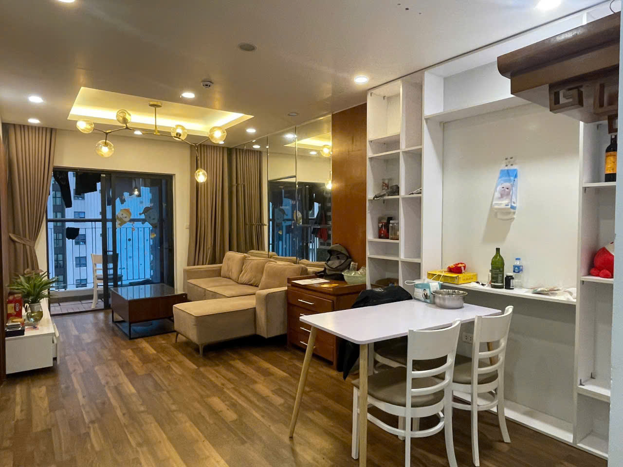 Rời đi có chút tiếc – vợ chồng mình gửi bán   lại căn 2PN Goldmark City rất có duyên với giá tốt nhất so với thị trường 
  15983378