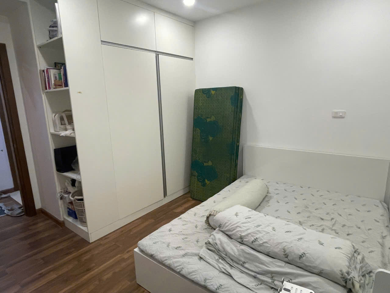 Rời đi có chút tiếc – vợ chồng mình gửi bán   lại căn 2PN Goldmark City rất có duyên với giá tốt nhất so với thị trường 
  15983378