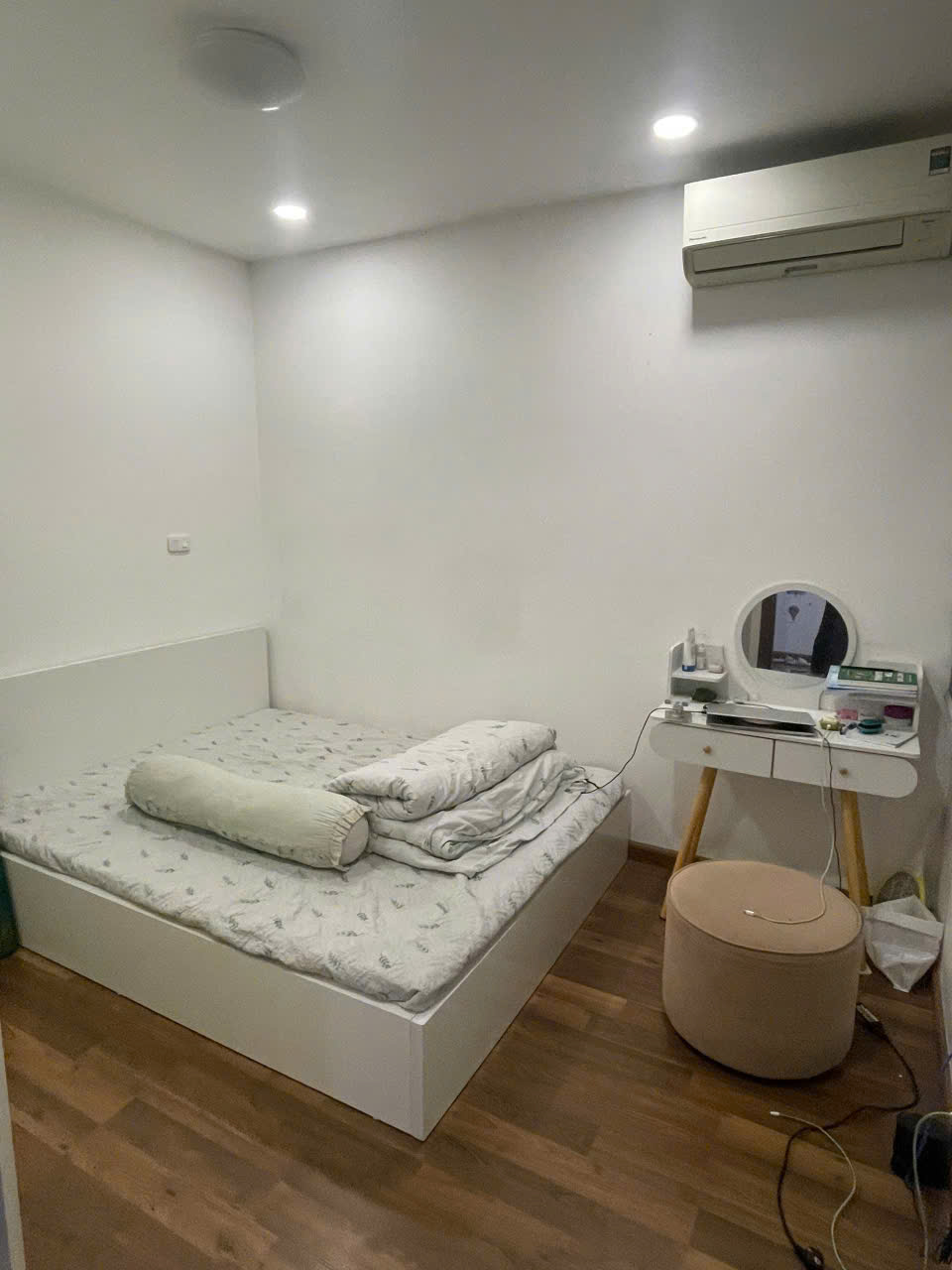 Rời đi có chút tiếc – vợ chồng mình gửi bán   lại căn 2PN Goldmark City rất có duyên với giá tốt nhất so với thị trường 
  15983378