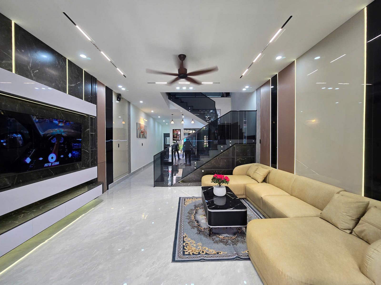 CẦN BÁN NHÀ 3 TẦNG ĐƯỜNG NGUYỄN ĐỨC THIỆU - DỌC BỜ SÔNG THĂNG LONG - CẨM LỆ - ĐÀ NẴN 15983384