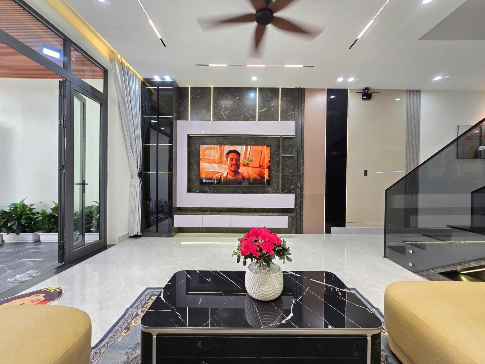 CẦN BÁN NHÀ 3 TẦNG ĐƯỜNG NGUYỄN ĐỨC THIỆU - DỌC BỜ SÔNG THĂNG LONG - CẨM LỆ - ĐÀ NẴN 15983384