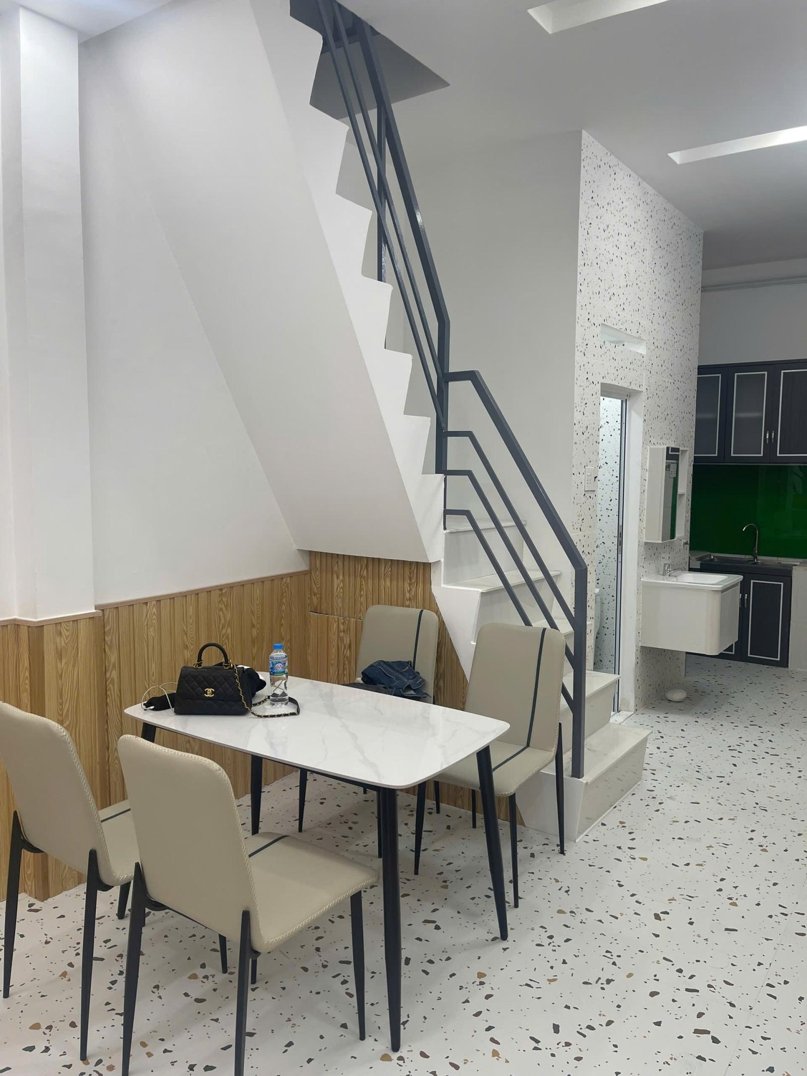 bán nhà hẽm Vip 291 Võ Văn Tần . trung tâm Quận 3 15983407