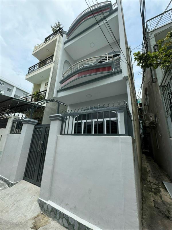 Nhà riêng 3 tầng tọa lạc tại trung tâm Gò Vấp, P17. DT 5,7x19=93m2 nhà còn mới vào ở ngay giá 8 tỷ 15983412