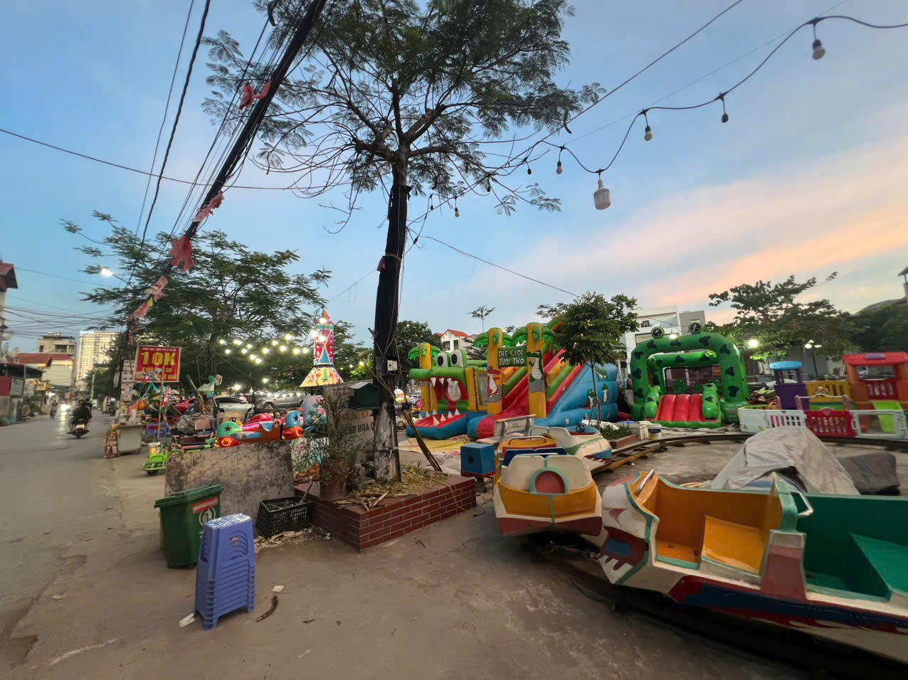 Bán 54m2 đát lô góc 2 thoáng, ô tô đỗ cổng,Đức Thượng, Hoài Đức 15983489