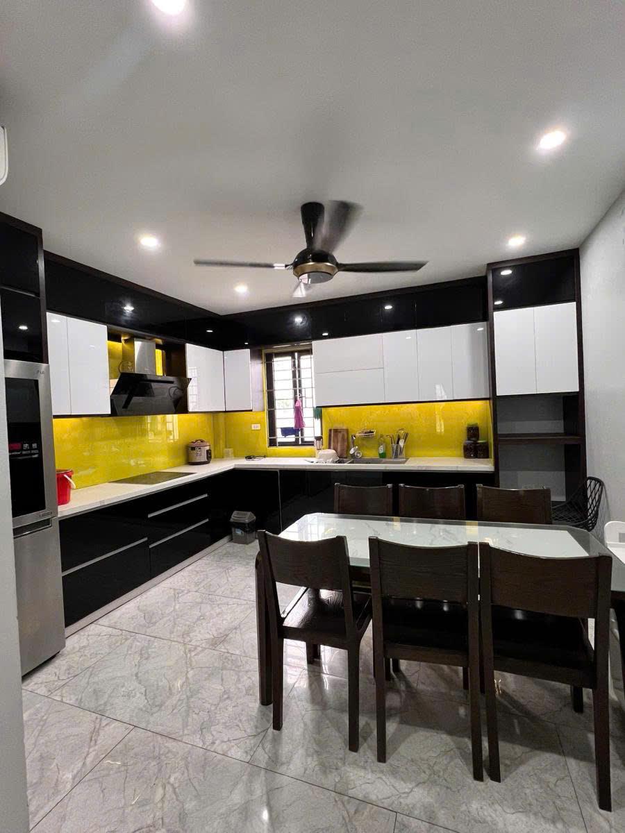 BÁN CĂN 8 TẦNG LÕI ĐỐNG ĐA –THANG MÁY – DÒNG TIỀN 50TR/THÁNG 15983515