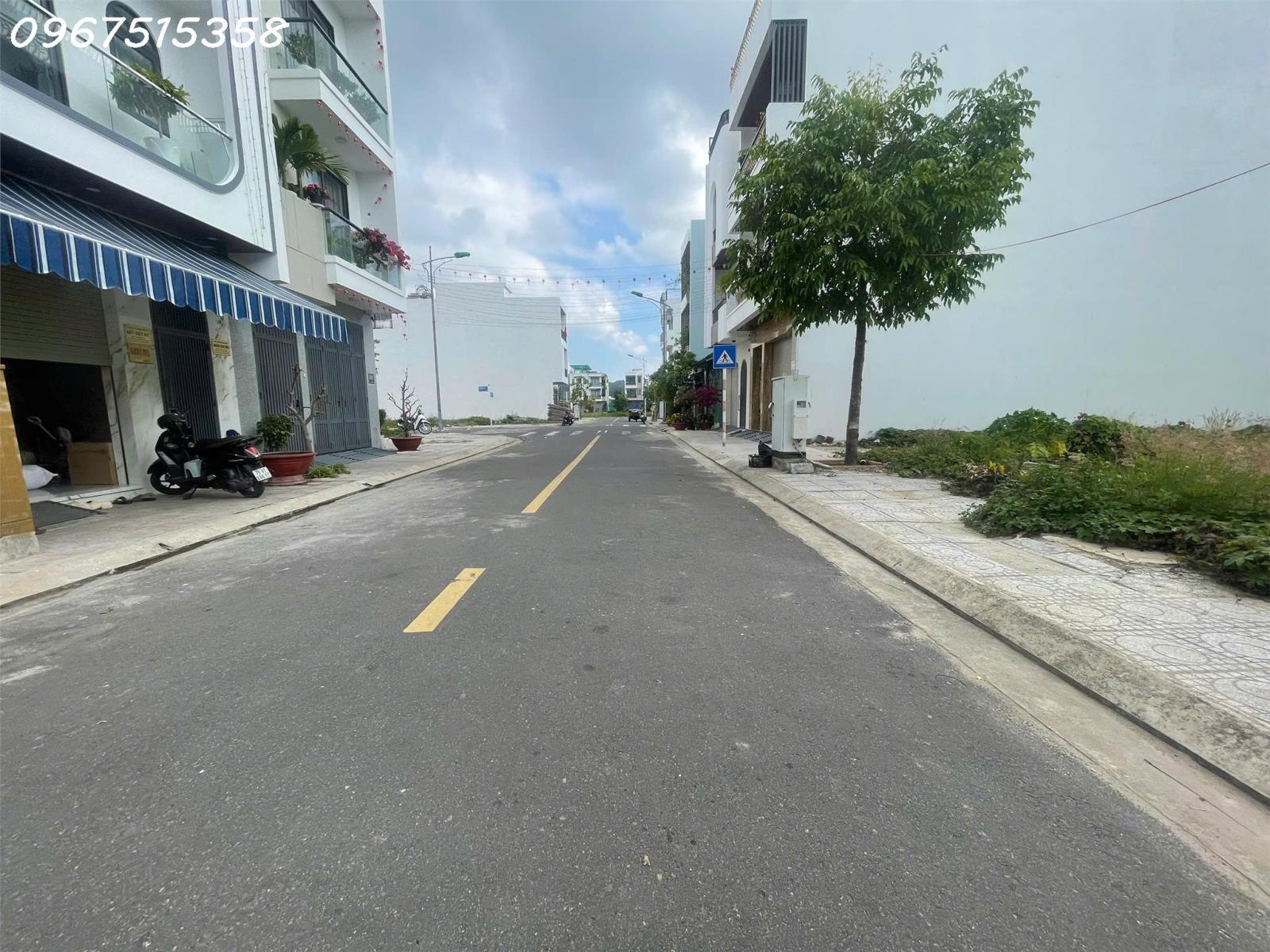 ĐẤT ĐẸP 104M2 - KĐT NAM VĨNH HẢI- CÁCH CHỢ VĨNH HẢI CHỈ 200M-DÂN CƯ ĐÔNG ĐÚC VÀO Ở NGAY 15983555