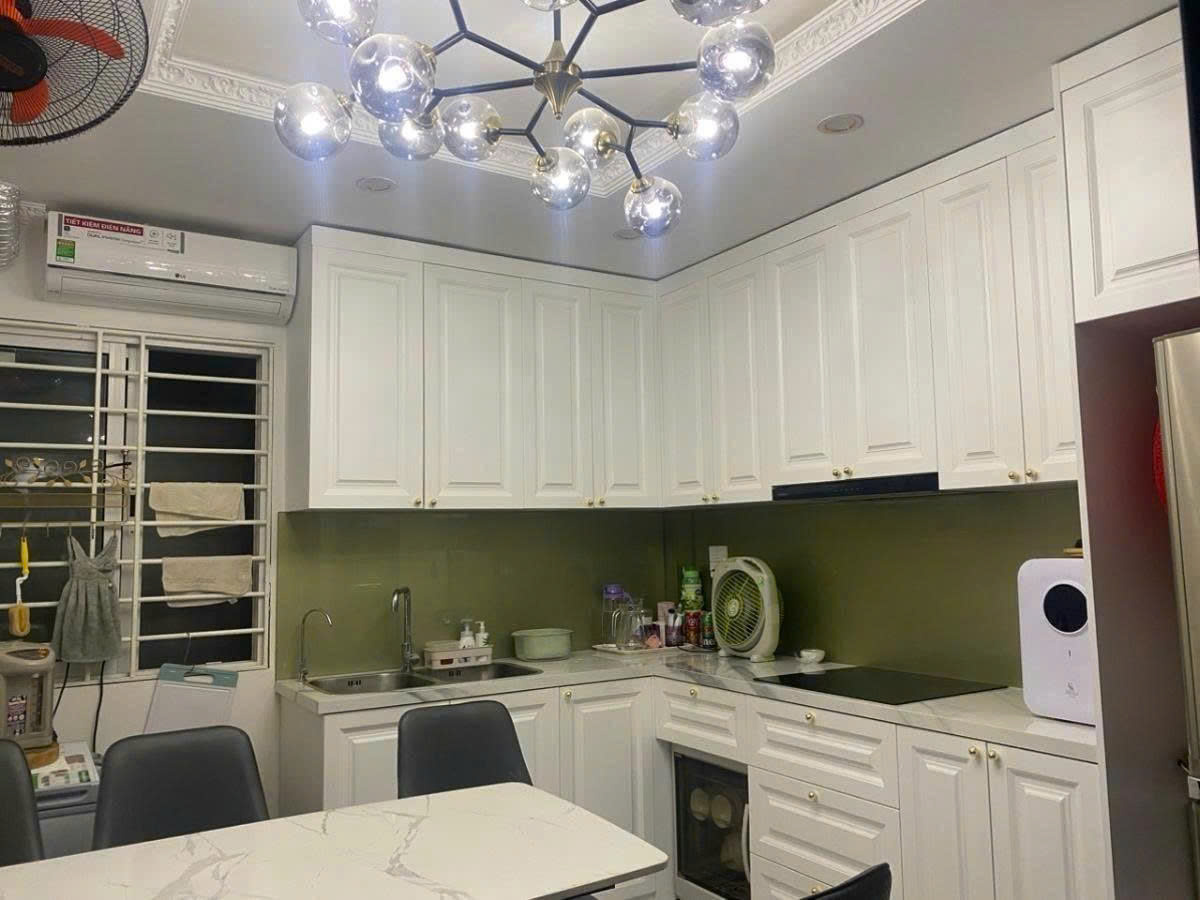 Bán Nhà Đội Nhân 37m.  5 tầng. mặt tiền 3.3m. giá 15.5 Tỷ Ba Đình Hà Nội 15983556