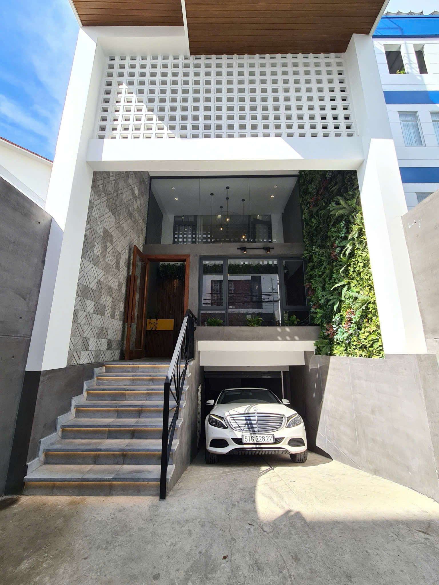 Bán nhà mặt tiền Trương Văn Bang, UBND Thủ Đức, 103m2, Hầm 6 Tầng, thang máy, 39.9 tỷ 15983558