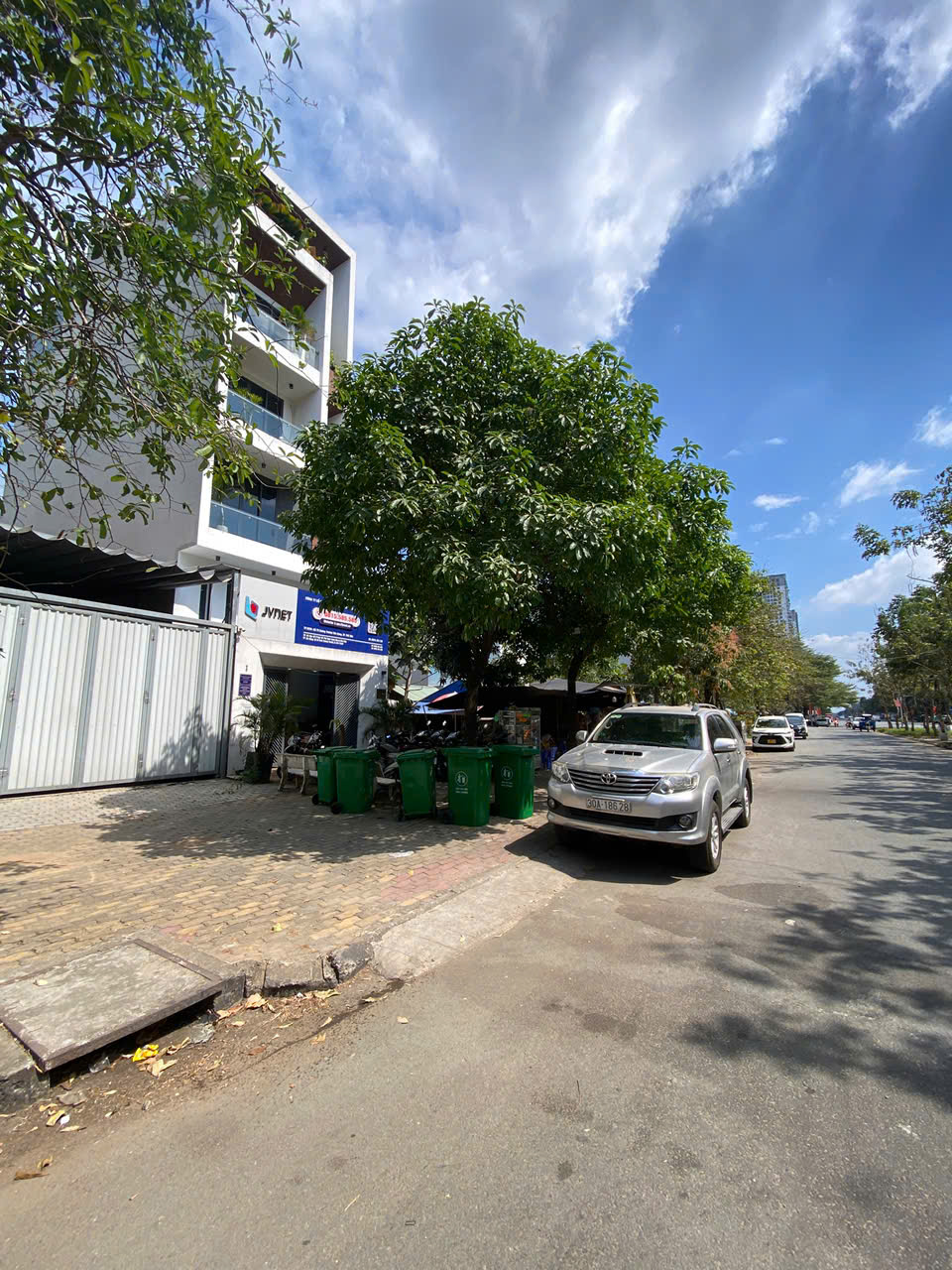 Bán nhà mặt tiền Trương Văn Bang, UBND Thủ Đức, 103m2, Hầm 6 Tầng, thang máy, 39.9 tỷ 15983558